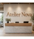 Grandes lettres en bois personnalisées pour accueil d’entreprise
