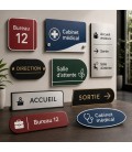 Plaques de bureau et de signalisation personnalisées en plusieurs coloris